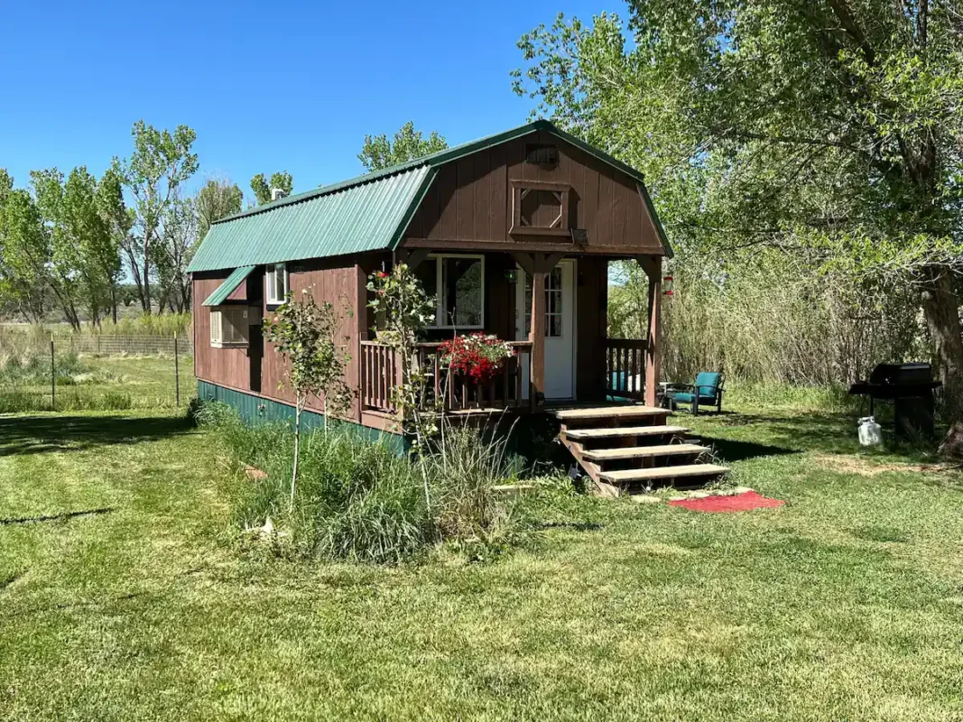 tiny house for rent on airbnb